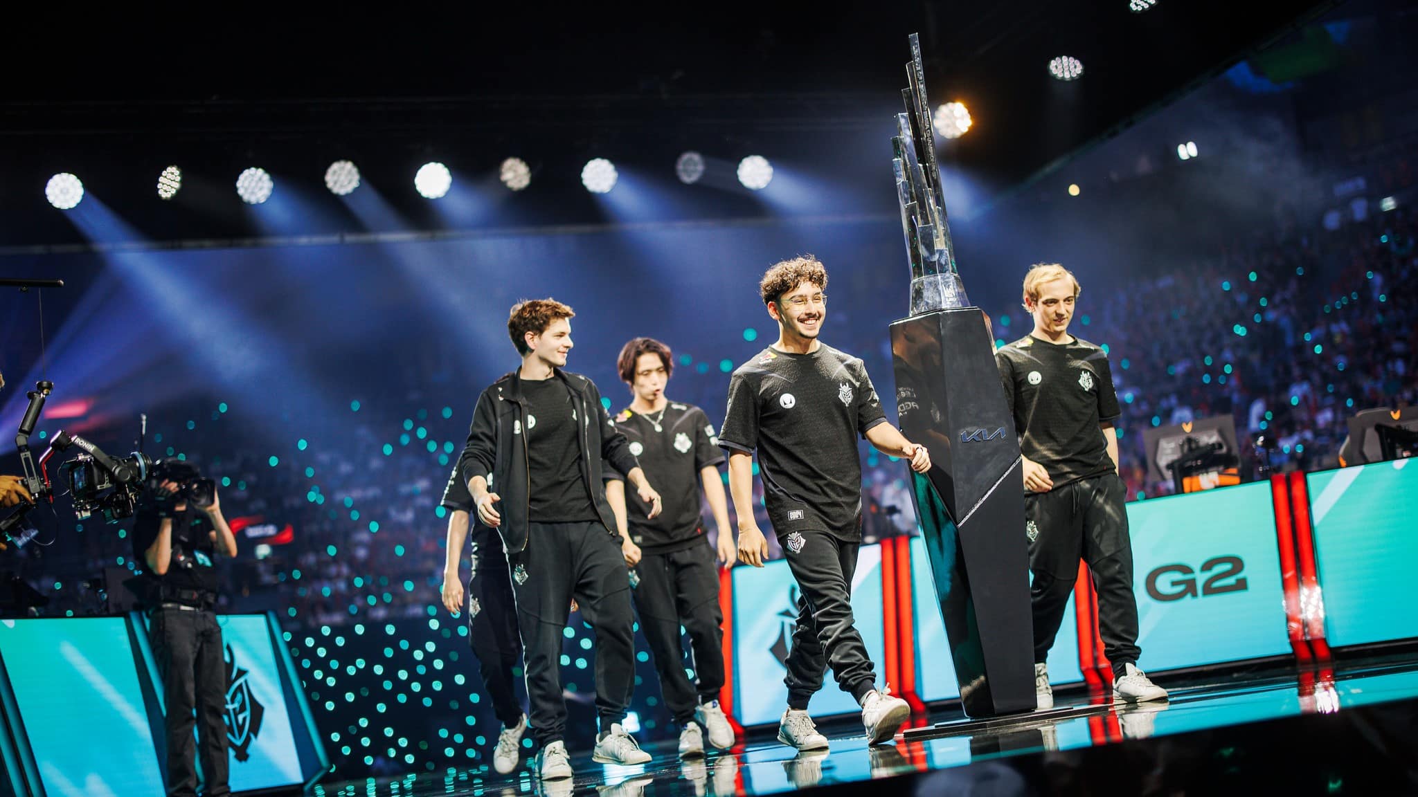 G2 Esports Coach Seemingly Teases New Roster, “We Will Have New Pieces”